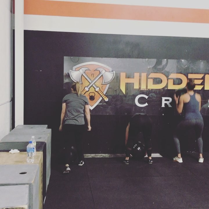 You Vs. You. 
EMOM for as long as possible of 15 wallballs & 3 burpees.

Comment how many rounds you get today in class or if you’re doing this at home!

#hiddenalleycrossfit #HAC #emom #wallballs #burpees #rounds