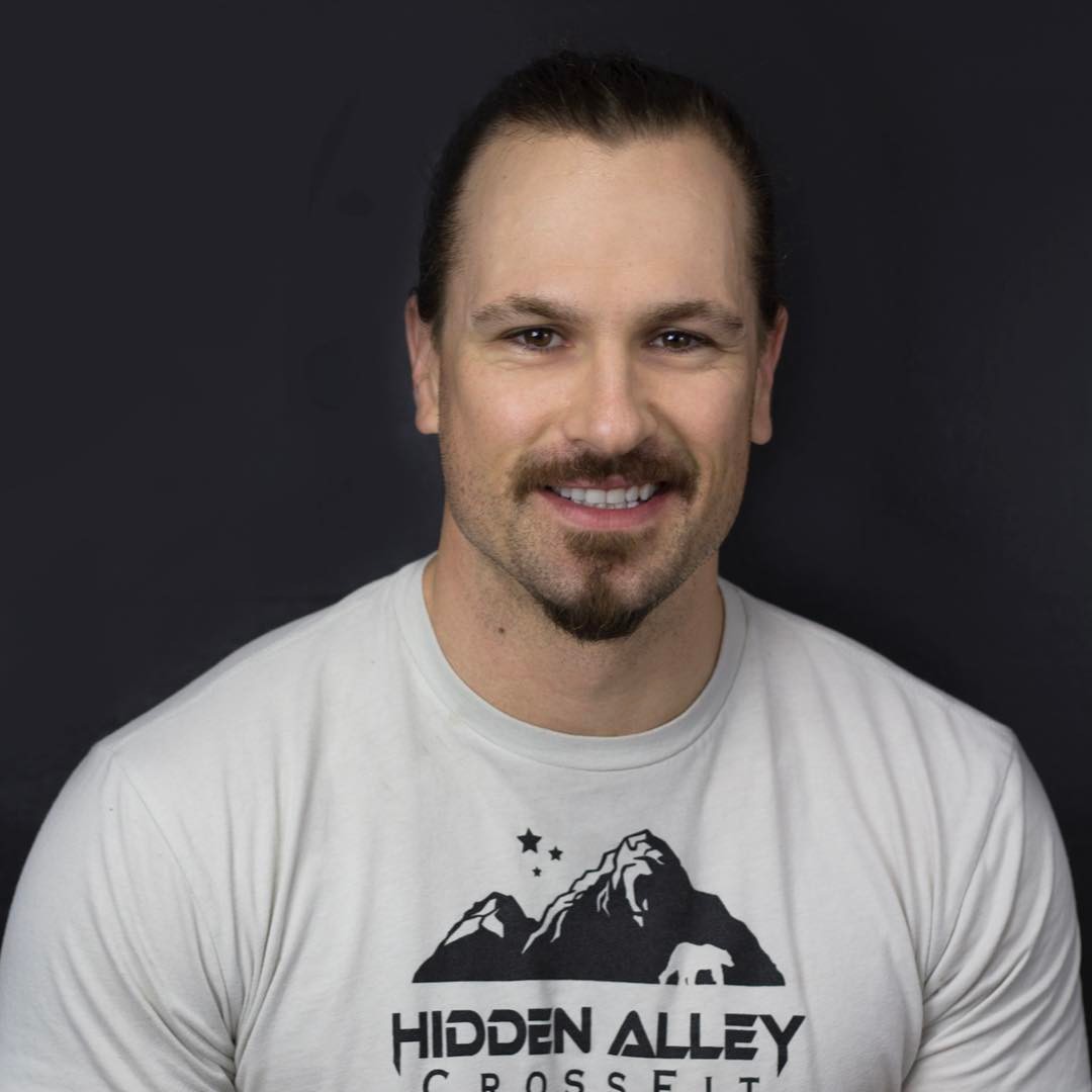 Coach Nick is on deck! He’ll be coaching the 4:30/5:30/6:30pm classes tonight @hidden_alley_crossfit! 
Today’s WOD:
Strength:
EMOM 5
60% max rep HSPU
EMOM 5
60% max rep pull-ups

METCON:
4RFT
21 DB snatches 50/35
15 Toes to Bar
9 Burpee Box Jumps
-15 min cap-
#hiddenalleycrossfit #crossfit #HAC #pullups #handstandpushups #burpees #snatches #dumbbells #boxjumps #fitness