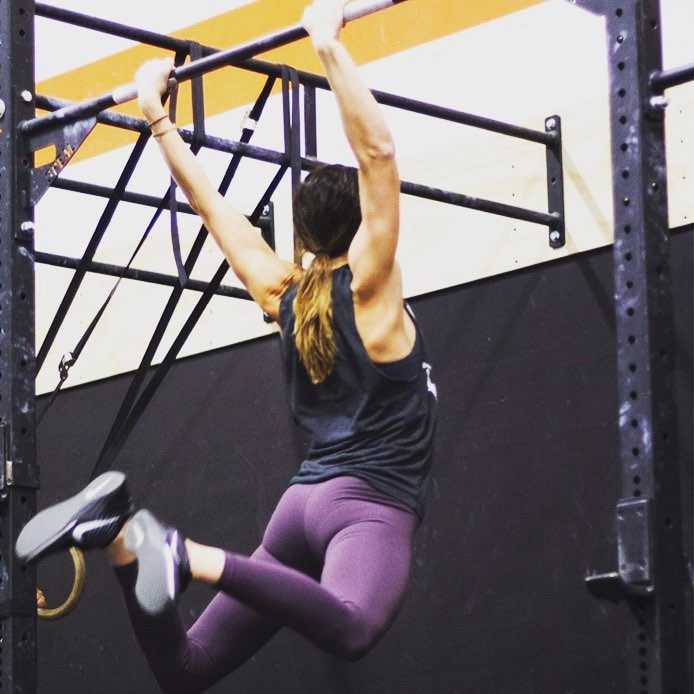 Swingn’ into the new year like… Ok.. we all know the routine. Jan. 1st comes around and everyone is “gonna exercise and eat healthy from here on out,” right? Help us help YOU! Come by @hidden_alley_crossfit today and ask about our New Years special! We offer both class packages and monthly membership deals