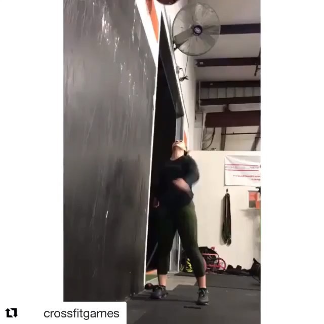 @crossfitgames
・・・
? @dianamaddalon Living the adaptive life. Happy Friday ??‍♀️?? Video Cred: @mom2jc can use the following applicable hashtags to create custom competitions
–
For more options and ways to participate for Adaptive visit @adaptivecrossfit • Games.CrossFit.com. Link in bio.