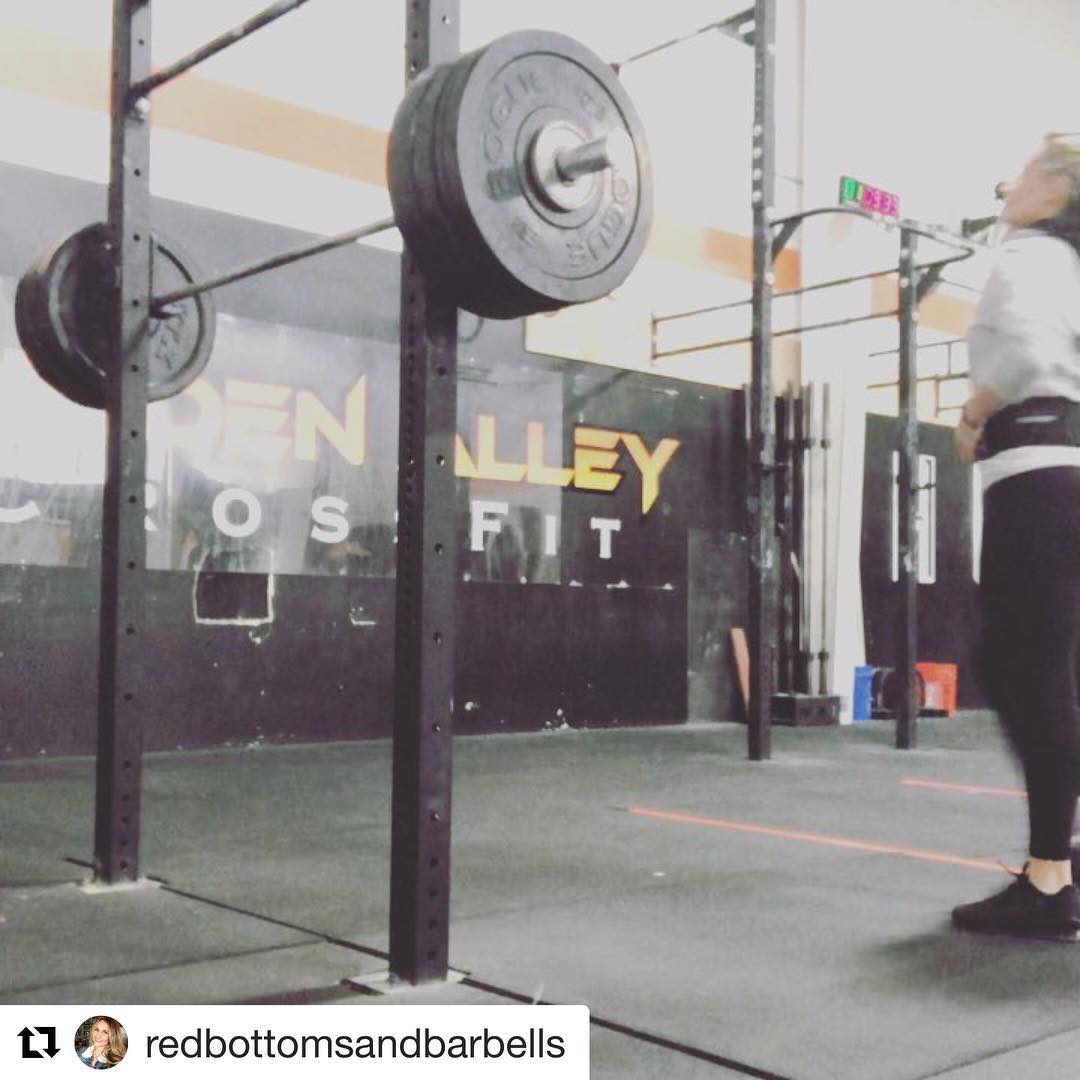 Failure builds character @redbottomsandbarbells
・・・
Let’s talk about failure and success inside them gym. First video is my getting a successful PR at 230, second video is me failing at 235. Today even though I failed I walked away feeling successful but what you don’t see is last week I did the same think and couldn’t hit my old PR of 225 I was pissed but had to walk away at 220. Keep trying and know success and failure work hand in hand